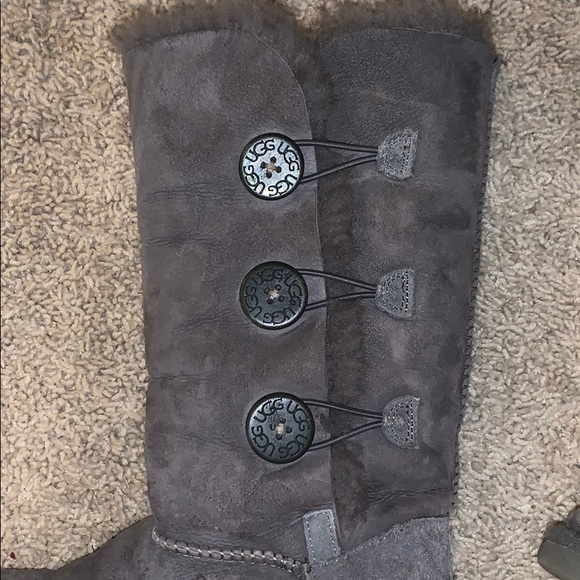 Bailey Button Grey UGG boots - Picture 2 of 2